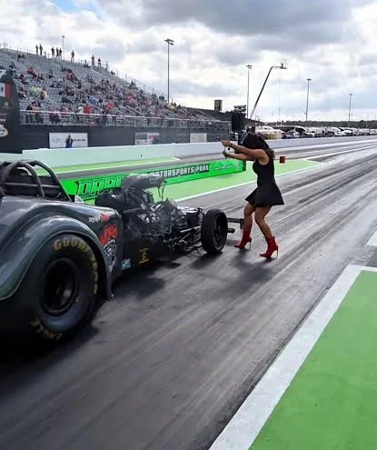 Mad Maxine guiding the Fuel Altered back after the burnout